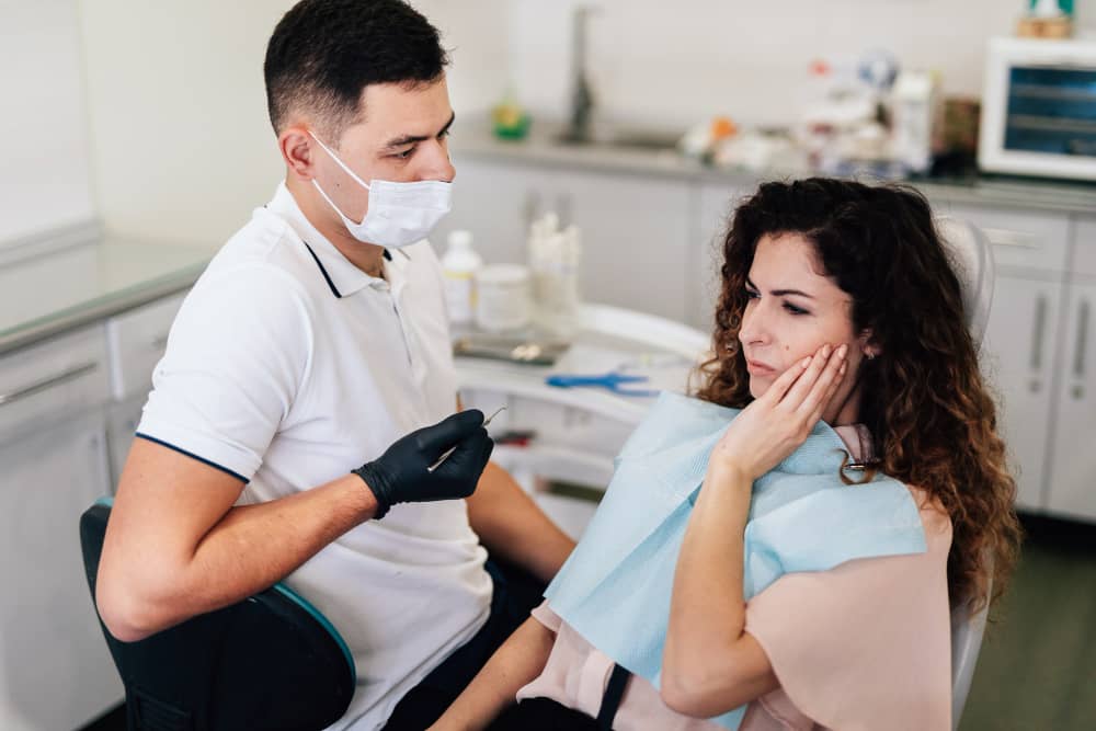 Emergency Dentist vs. ER: Where Should You Go for Urgent Tooth Pain